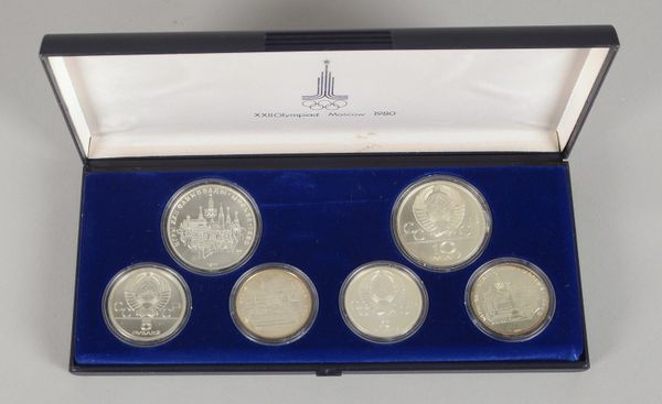 Silbermünzen, 'XXII. Olympiade Moskau': 2x '10 Rubel' und 4x '5 Rubel', im Etui