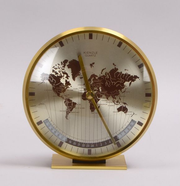 Tischuhr, Kienzle, mit Quarzwerk; Höhe 19 cm, Durchmesser Ø 18 cm