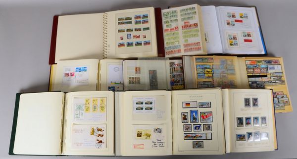 Briefmarken: dickes Album 'Schweiz', 'DK', 'Kirchenstaat', 'Ungarn', 'USA', 'Berlin', Flugmot.