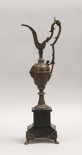 Kerzenleuchter (klass. Stil), 1-fl., in Amphorenform, auf Marmorsockel