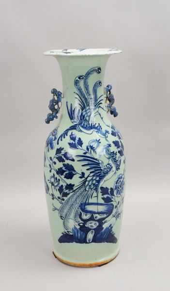 Vase, ovoider Korpus, Unterglasurmalerei in Blau, 2x Handhaben; Höhe 59 cm