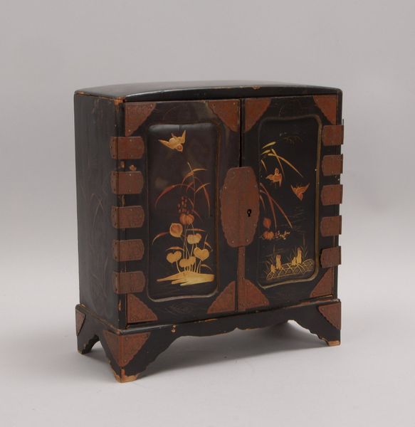 Kl. Schmuckschrank, Holz, Schwarzlack, innen 7x kl. Schübe; Maße 26 x 24 x 11 cm