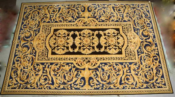 Atel. Versace, repräs. Wollteppich, handgetuftet, insges. guter Zust.; Maße 535 x 365 cm
