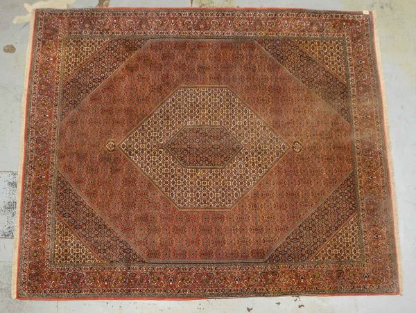 Bidjar, feine Kn., dichter Flor - guter Zust.; Maße 306 x 255 cm (leicht reinigungsbed.)