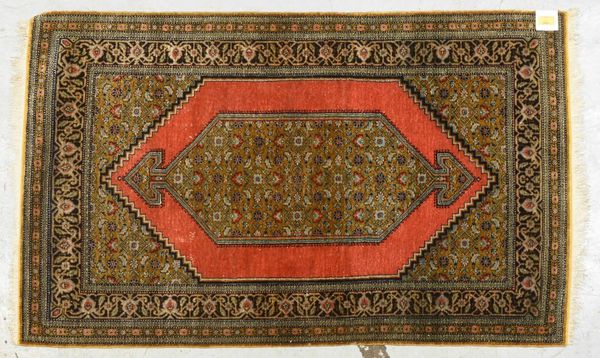 Ghom, Seide auf Seide, feine Knüpfung, Flor in gutem Zustand; Maße 125 x 77 cm