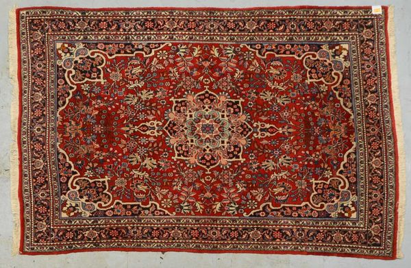 Sarough, feste mittelfeine Knüpfung, dichter Flor - guter Zust.; Maße 208 x 136 cm
