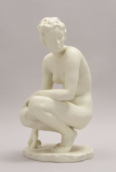 Rosenthal, Porzellanfigur, 'Die Hockende', Biskuitporzellan, Entwurf: Fritz Klimsch; Höhe 41 cm