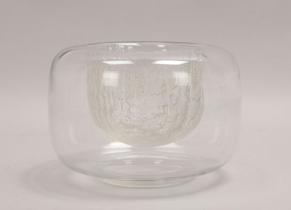 Iittala/Finnland, Designer-Glasschale, Entw. Timo Sarpaneva; Höhe 16 cm, Ø 22 cm