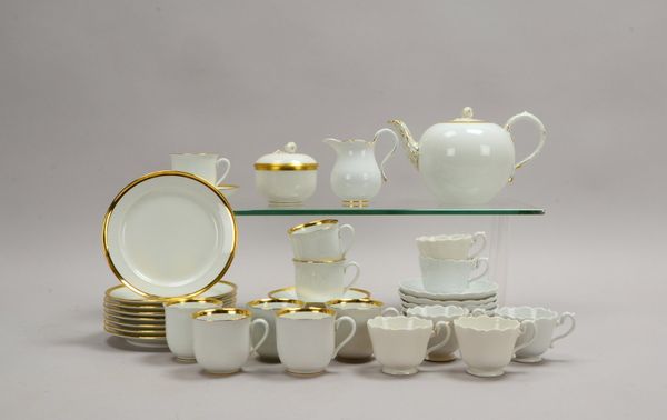 Meissen-Tafelservice, mit Goldrand: Teekanne, 8x Gedecke, 1 Zuckerdose; u.a.