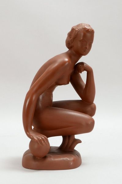 Goldscheider, Keramikfigur, 'Hockender Akt mit Kugel', ritzmonogr. 'H'; Höhe 32,5 cm