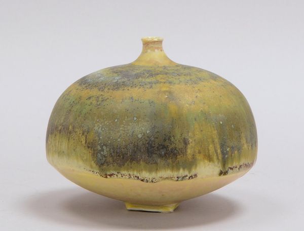 Meier, Otto, Künstler-Keramikvase, im Boden mit Künstlersignet; Höhe 11 cm