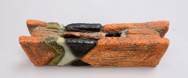 Sturm, R., Künstler-Keramikvase, schwarz-grün/ockerf., dat./numm., mit Künstlersignet