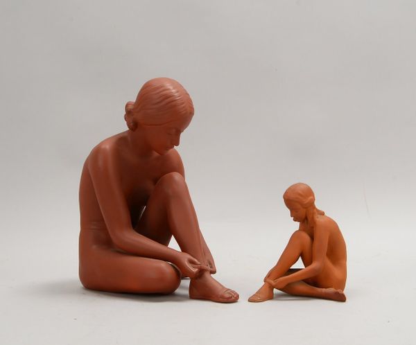 Goldscheider, 2 Keramikfiguren, 'Ballerinas', Modell-Nr. '8508', und Nr. '8714'; Höhe 17 cm, und Höh