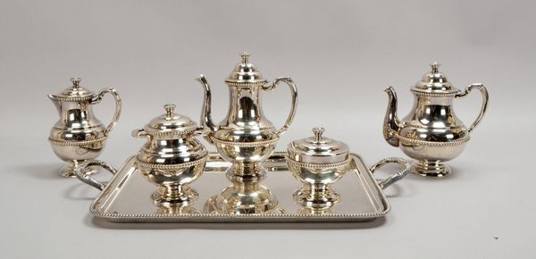 Kaffee-/Teekern, mit Zuckertopf und Bonbonnière, 100 Silberaufl., auf Tablett