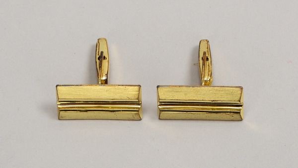 Paar Manschettenknöpfe, 333 GG (gest.), Maße Platte 11 x 25 mm, Gew. zus. 6,50 g