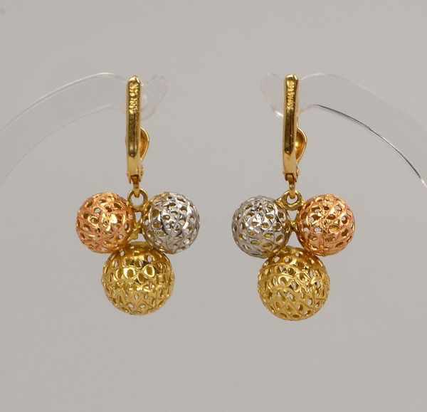 Paar Ohrhänger, 585 Gold/tricolor, je 3x durchbr. Kugelanhängern; Gew. zus. 3,30 g