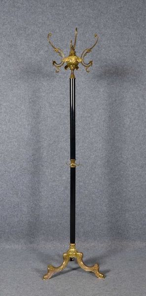 Garderobenständer (wohl Italien, Anf. 21. Jh.), Messing verg./teils schwarz lack.