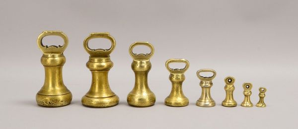 Gewichtsatz (England), 8-tlg.: '2 oz', '4 oz', '8 oz', '1 lb', '2 lb', '4 lb', sowie 2x '7 lb'