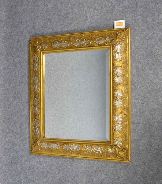 Wandspiegel, Goldrahmen mit Silberstaffage, fac. Spiegelglas; Maße 70 x 60 cm