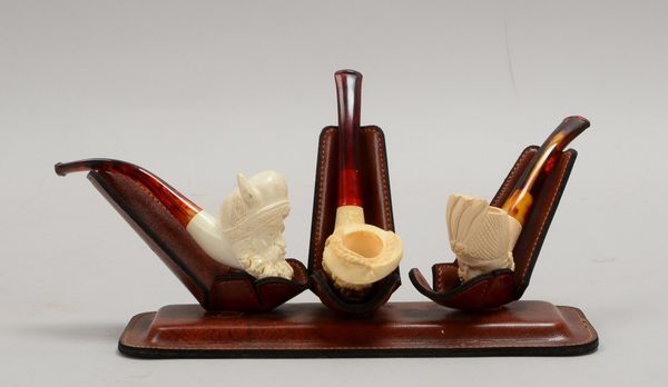 3 Sammlerpfeifen, Meerschaum - neuwertig/unbenutzt, im Lederkoffer