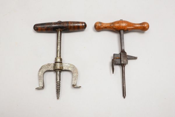 2 Winzerei-Utensilien, alt: Fass-Spundzieher und Spundlochbohrer, Eisen/Holz