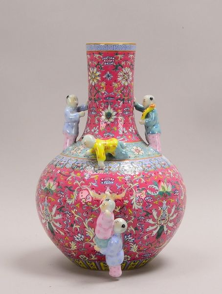Porz.-Tischvase, bauchiger Korpus mit zylindr. Hals, polychr. florales Dekor, 5x plast. Appl.