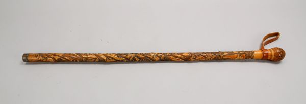 Gehstock, Bambus geschn., Stab umlaufend mit Kampfszenen, runder Knauf; Länge 89 cm