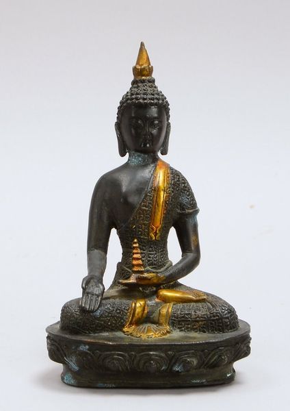 Bronzefigur, 'Sitzender Buddha' - in Mudra-Haltung dargest., 2-farb. Bronze-Hohlguss; Höhe 18 cm