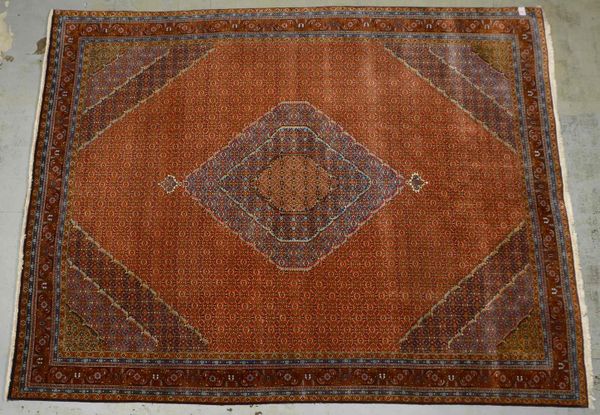 Moud (Iran), feste mittelfeine Kn., komplett, guter Zust.; Maße 380 x 297 cm