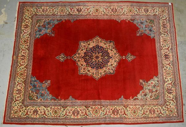 Sarough, feste mittelfeine Kn., gleichm. Flor - insges. guter Zust.; Maße 391 x 301 cm