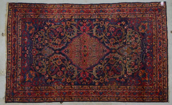 Orientteppich (Teheran), antik, mittelfeine bis feine Kn.; Maße 221 x 136 cm