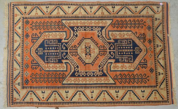 Kars (Türkei), gleichmäßiger Flor - in gutem Zustand; Maße 258 x 173 cm