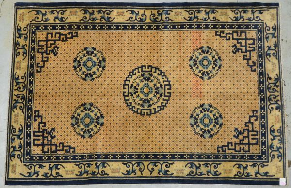 Peking-Teppich, mittelfeine Kn., gleichmäßiger Flor, mit Abrasch - guter Zust.