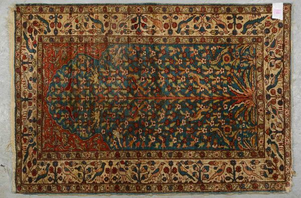 Kayseri-Seidenteppich, mittelf. bis feine Kn., annehmbarer Zust.; Maße 134 x 94 cm