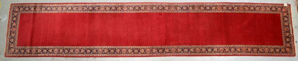 Keshan-Orientgalerie, mittelfeine bis feine Kn., rotes Innenfeld, sign., Flor in gutem Zust.