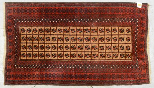 Turkmen. Teppich, antik, feine Kn.; Maße 167 x 97 cm (Flor mit leichten Gebrauchssp.)