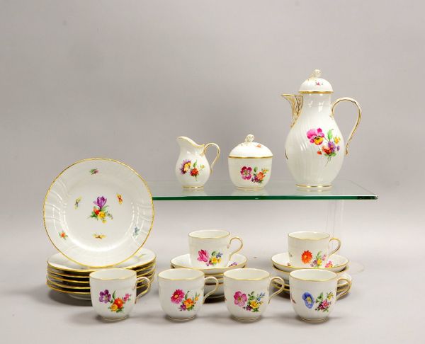 KPM Berlin, Kaffeeservice, 'Neuosier', 'Blumen und Schmetterlinge', kompl. für 6 Pers.