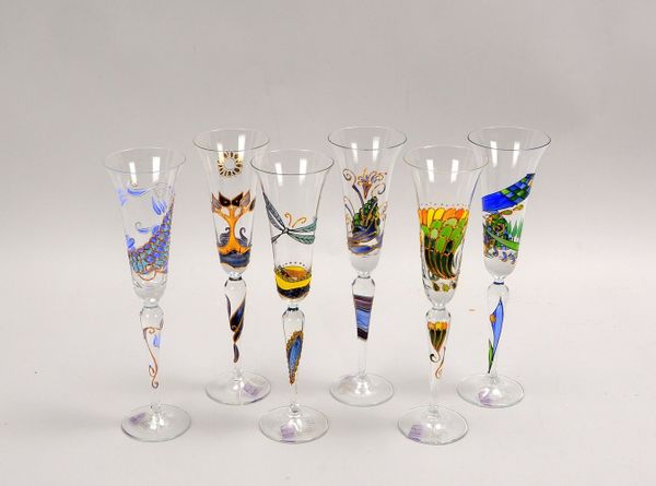 Paul Nagel, Satz Sektflöten, Glas mit verschiedenf. Emaillemalerei; Höhe 27,7 cm