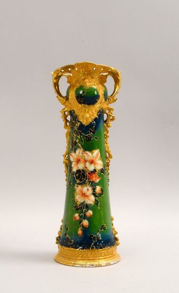 Porz.-Prunkvase, mit Blütendekor, goldstaff., 2x plast. Handhaben, gemarkt