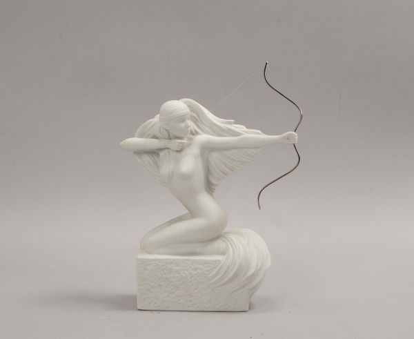 Royal Cop., Porz.-Figur, 'Sagittarius', Biskuitporz./Metall, Entw. Chr. Marott; Höhe 28 cm