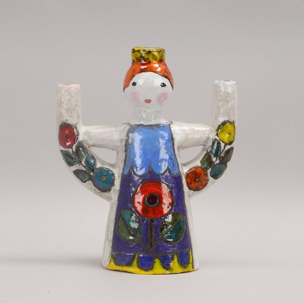 Weichberger, Heide, Künstlerkeramik, figürl. Kerzenhalter, 'Frau', 3-fl.; Höhe 30,5 cm