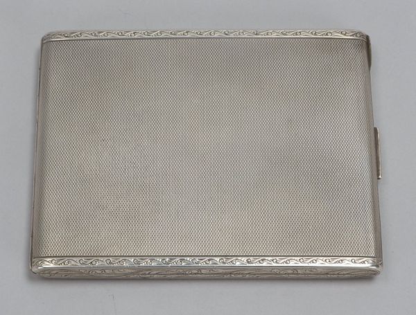 Zigarettenetui, 925 Silber, mehrf. punz., godron., innen Widm. 'Bremer Eiswette'; Gew. 125 g