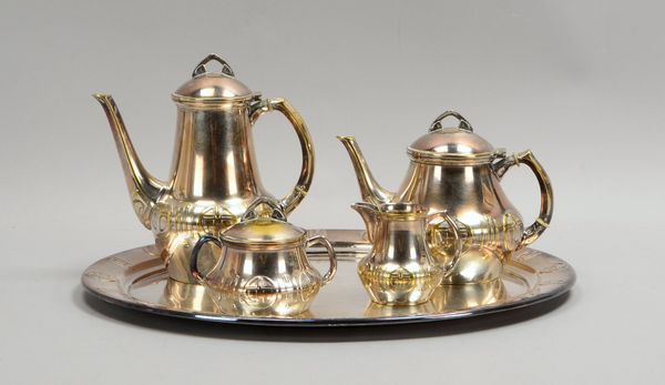 Kaffee-/Teekern auf Tablett (Art déco), vers., punz.; Tablett Ø 46 cm (mit Abrieb)