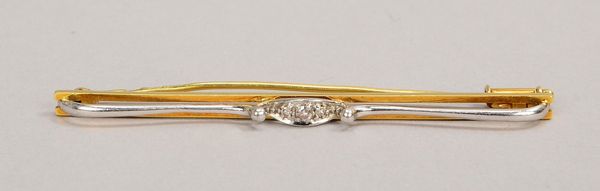 Stabbrosche, 585 GG/WG (gest.), besetzt mit 3x kl. Diam.; Länge 6 cm, Gew. 4,40 g