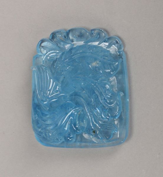 Anhänger, natürl. Aquamarin/ca. 120 ct, mit handgeschnittenem Motiv ('Pfau') - unbeh.
