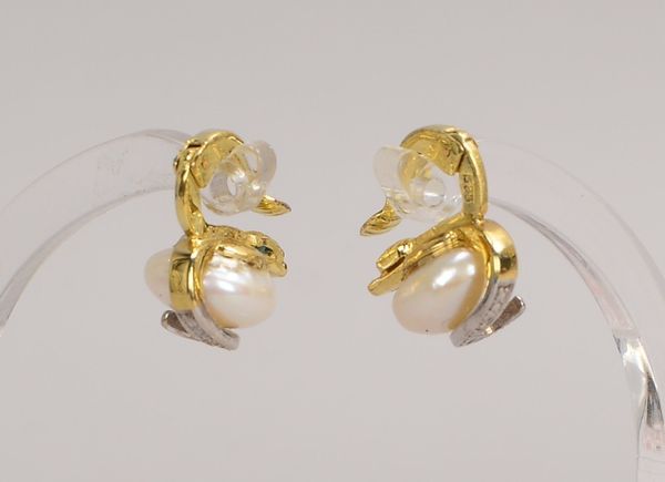 Paar Ohrclips, 585 GG/WG (gest.), jew. mit Perle und 2x Diam.; Ø 9 mm, Gew. 4,90 g