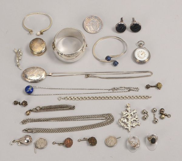 Silberschmuck-Konvolut: Halsketten, Armreif/Armspangen, Manschettenkn.; Gew. 360 g