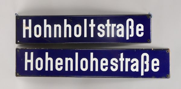 2 alte Straßenschilder (Bremen), blaue Emaille, 'Hohenlohestraße', 'Humboldtstraße'
