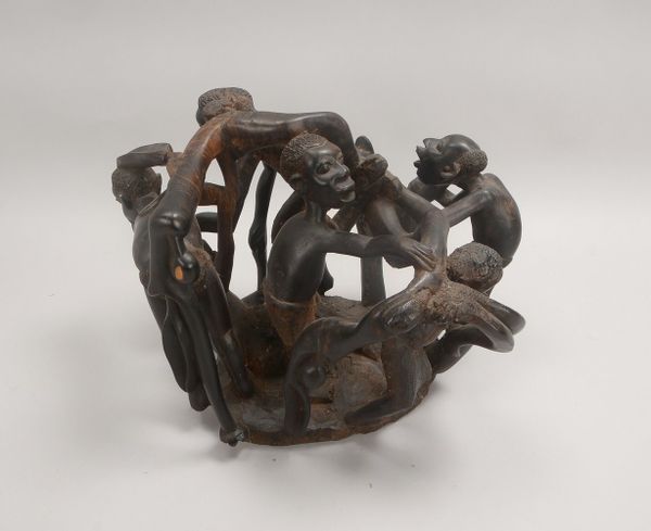 Holzskulptur (Makonde), Edelholz handgeschnitzt, 'Menschengruppe'; Höhe 34 cm