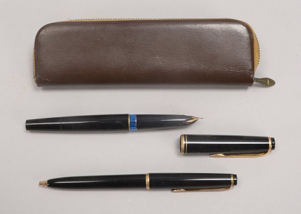 Montblanc-Schreibset: Füllfederhalter 'MB22' und Kugelschreiber 'MB38', im Etui